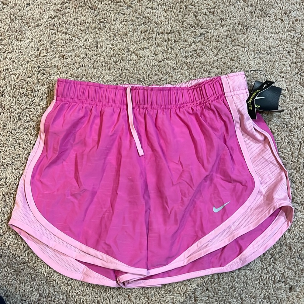 NEW Nike Dr-Fit Shorts (Size S)